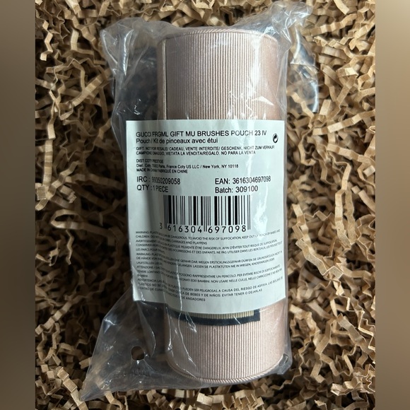 Gucci Beauty 
Travel Makeup Brush Set - Picture 4 of 7